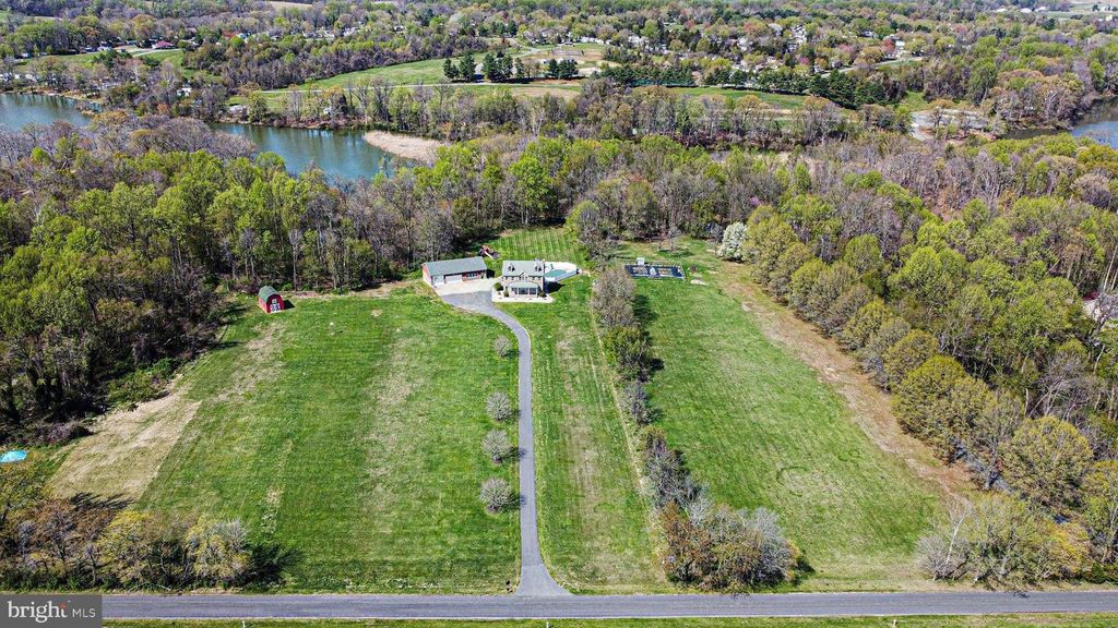 Image 18 of property listing at 721 KNIGHT ISLAND RD, Earleville, MD 21919