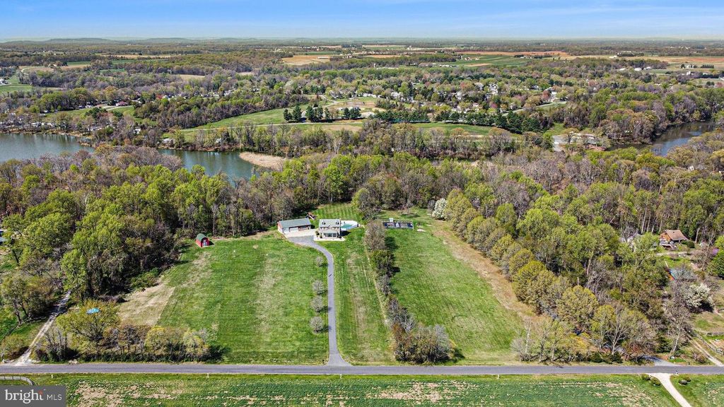 Image 19 of property listing at 721 KNIGHT ISLAND RD, Earleville, MD 21919