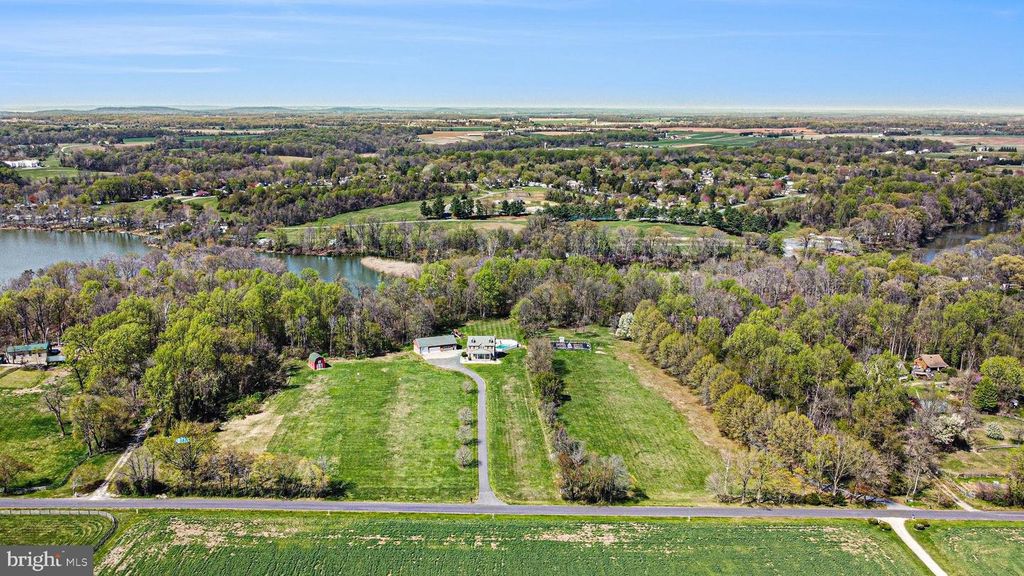 Image 21 of property listing at 721 KNIGHT ISLAND RD, Earleville, MD 21919