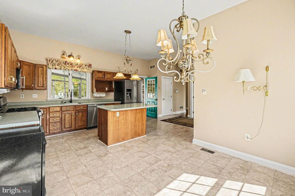 Image 39 of property listing at 721 KNIGHT ISLAND RD, Earleville, MD 21919