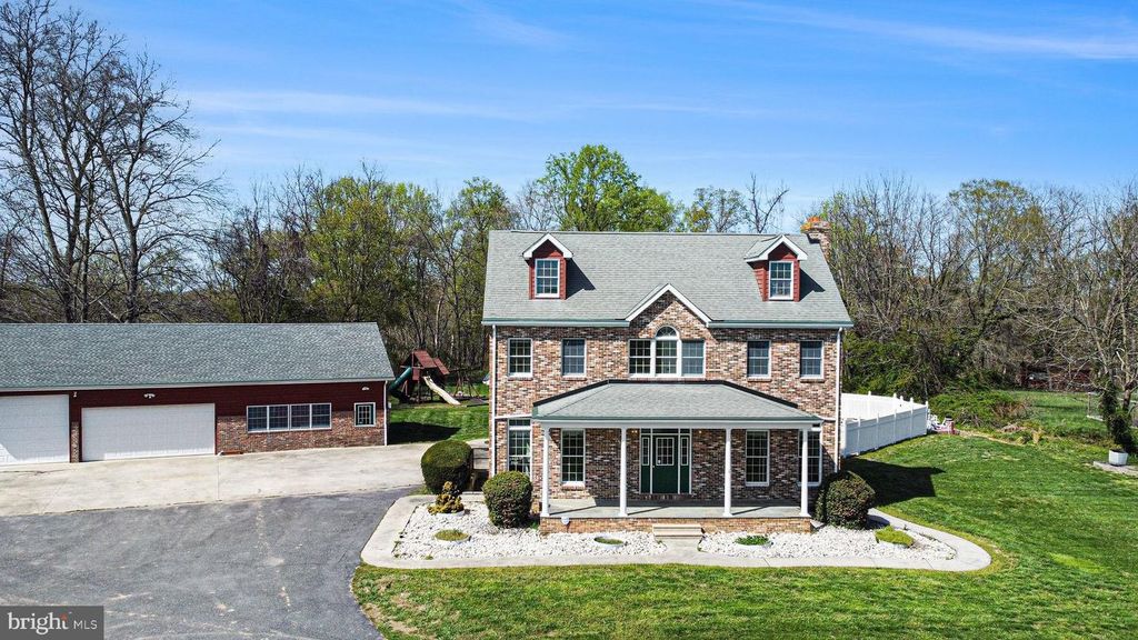 Image 4 of property listing at 721 KNIGHT ISLAND RD, Earleville, MD 21919