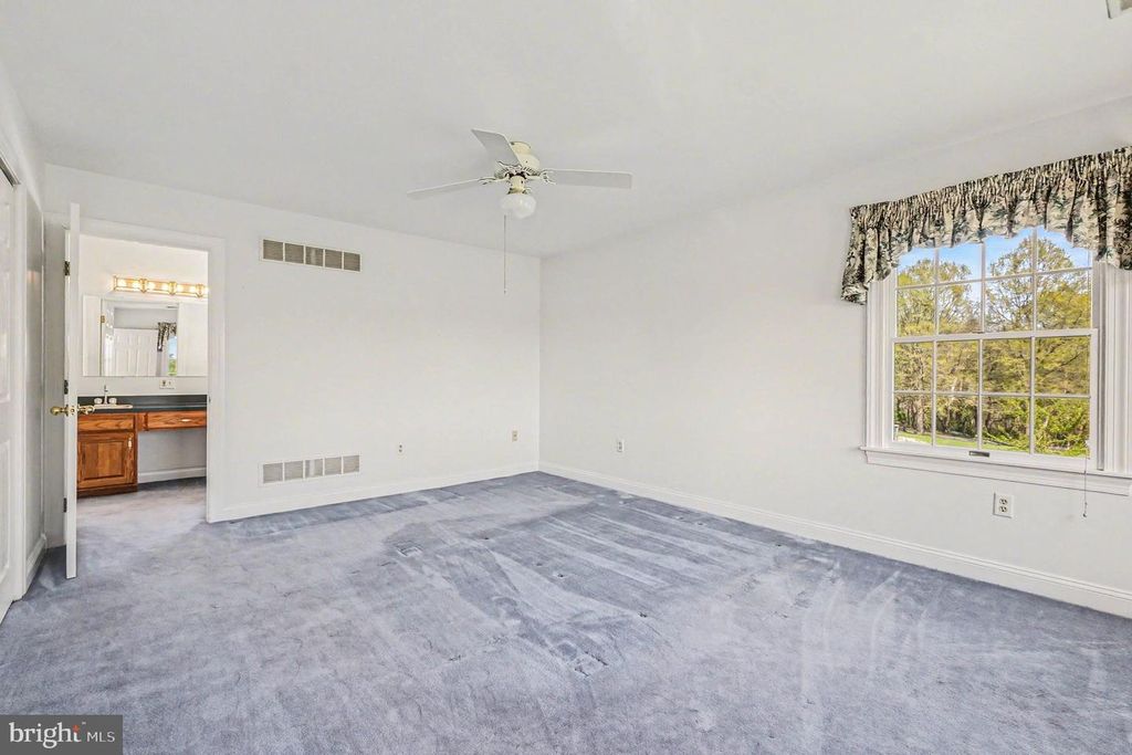 Image 45 of property listing at 721 KNIGHT ISLAND RD, Earleville, MD 21919