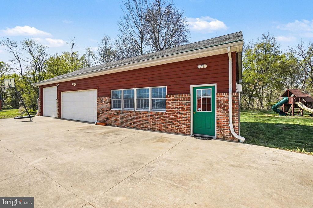 Image 60 of property listing at 721 KNIGHT ISLAND RD, Earleville, MD 21919