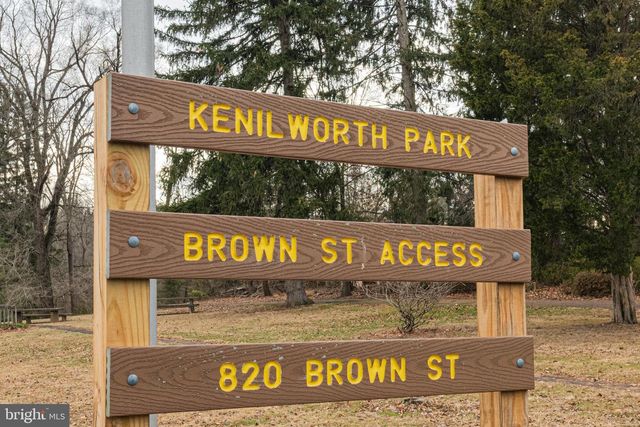 1062 W MEADOWBROOK RD, Pottstown, PA 19465