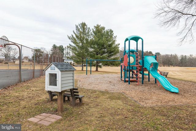 1062 W MEADOWBROOK RD, Pottstown, PA 19465