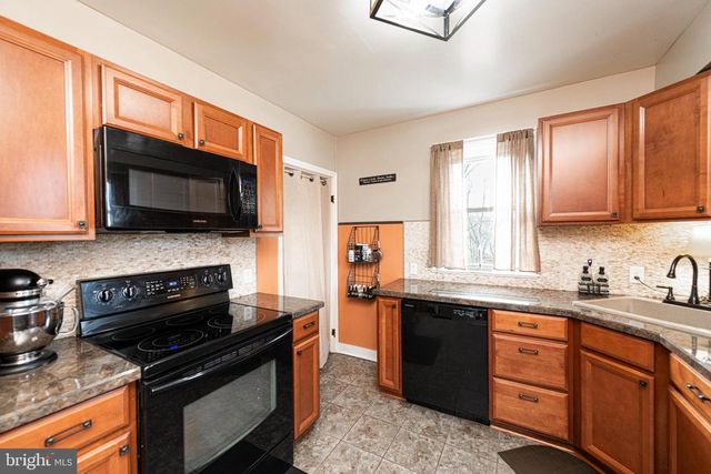 1062 W MEADOWBROOK RD, Pottstown, PA 19465