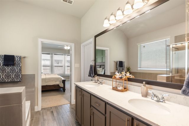 1215 Alderwood Drive, Justin, TX 76247