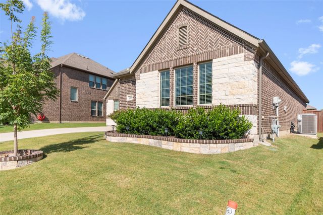 1215 Alderwood Drive, Justin, TX 76247