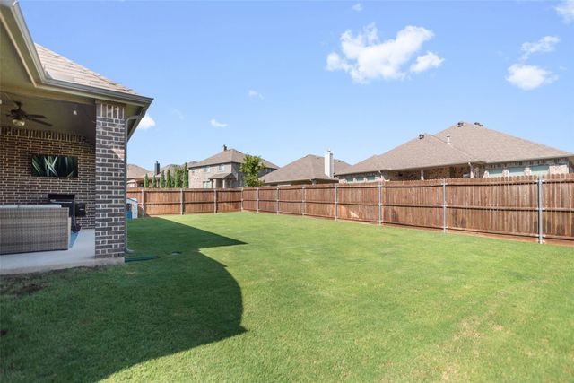 1215 Alderwood Drive, Justin, TX 76247