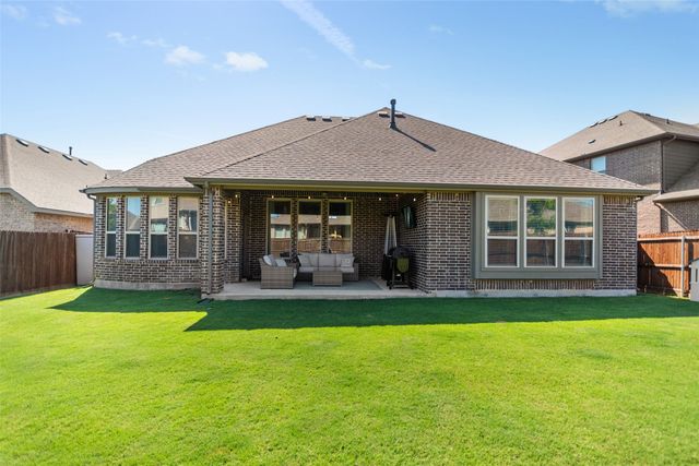 1215 Alderwood Drive, Justin, TX 76247