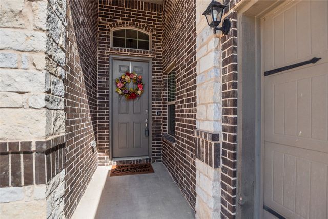 1215 Alderwood Drive, Justin, TX 76247