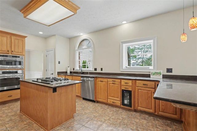 111 Leyland CT, Yorktown, VA 23693