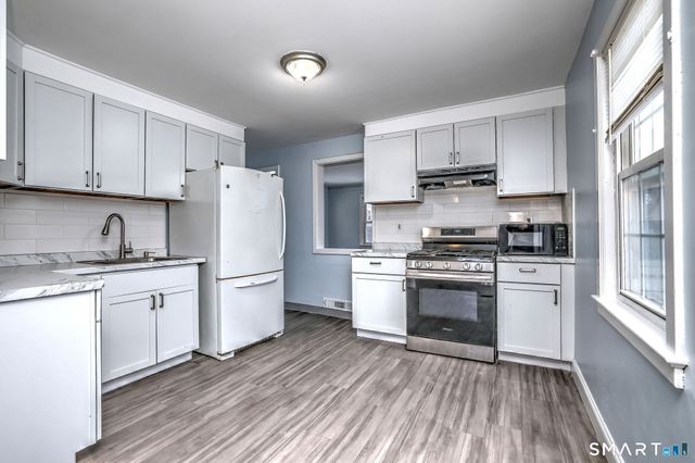 106 Higbie Drive 108, East Hartford, CT 06108