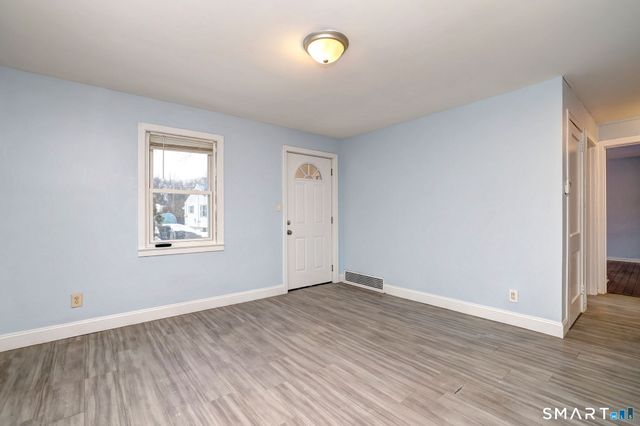 106 Higbie Drive 108, East Hartford, CT 06108