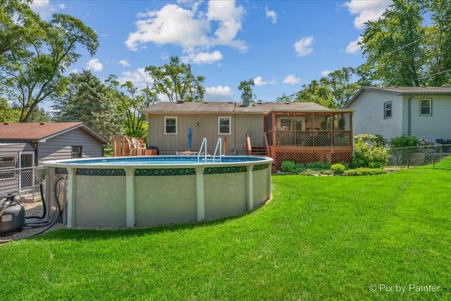 3411 Ridge Road, Island Lake, IL 60042