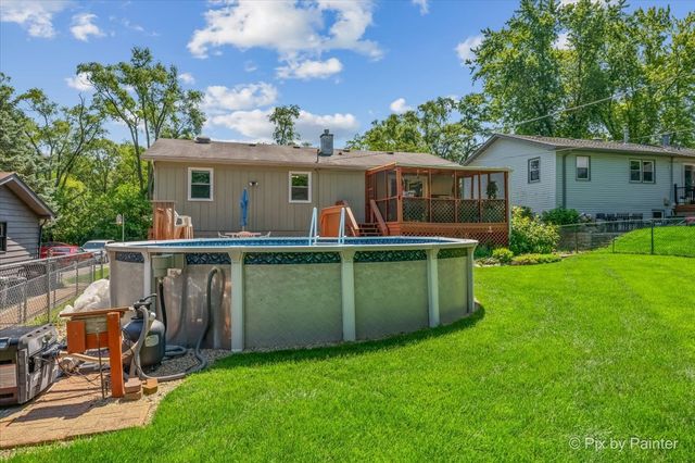3411 Ridge Road, Island Lake, IL 60042
