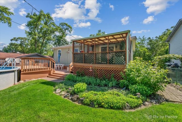 3411 Ridge Road, Island Lake, IL 60042