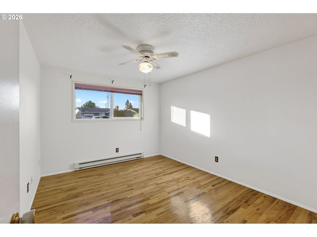 1620 THOMPSON Rd, Woodburn, OR 97071