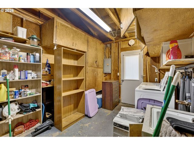 1620 THOMPSON Rd, Woodburn, OR 97071