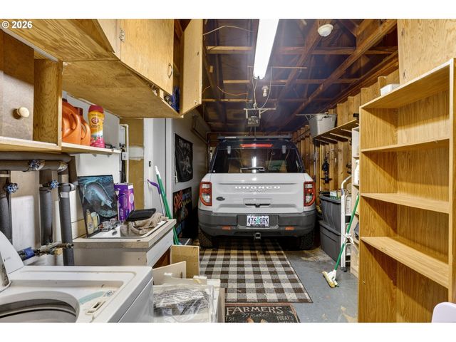 1620 THOMPSON Rd, Woodburn, OR 97071