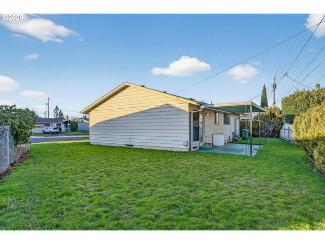 1620 THOMPSON Rd, Woodburn, OR 97071