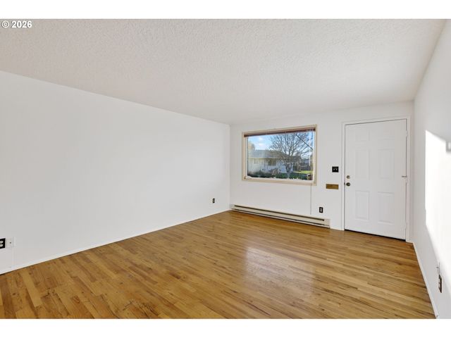 1620 THOMPSON Rd, Woodburn, OR 97071