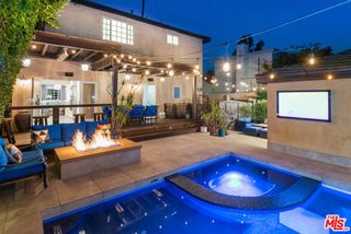 711 Huntley Dr, West Hollywood, CA 90069