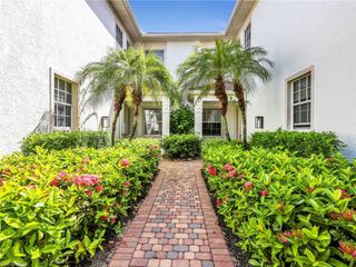 4758 Stratford CT 1302, Naples, FL 34105