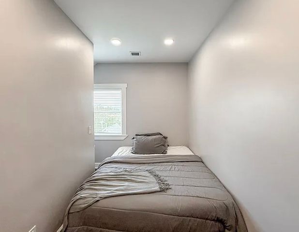 468 Salem 4, Malden, MA 02148