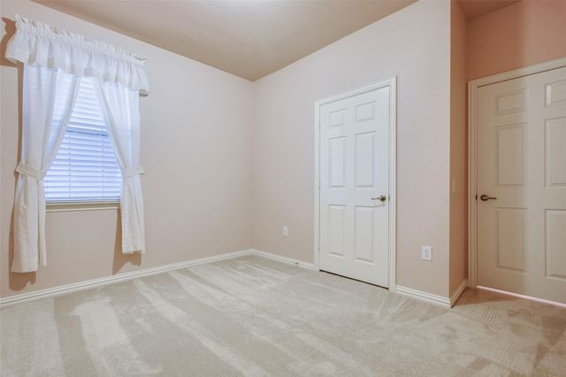 237 Heritage Hill Drive, Lewisville, TX 75067