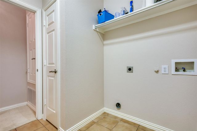 237 Heritage Hill Drive, Lewisville, TX 75067