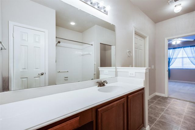 237 Heritage Hill Drive, Lewisville, TX 75067