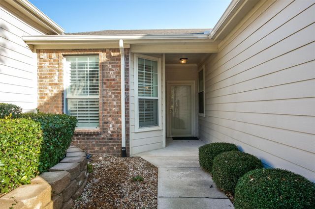 237 Heritage Hill Drive, Lewisville, TX 75067