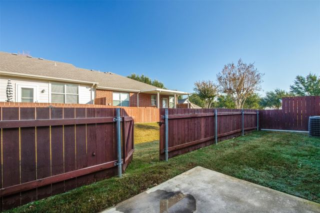 237 Heritage Hill Drive, Lewisville, TX 75067