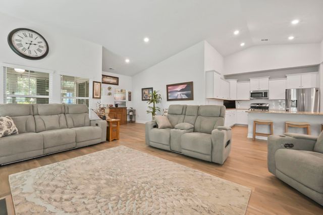 1080 Harbison Circle, Myrtle Beach, SC 29579