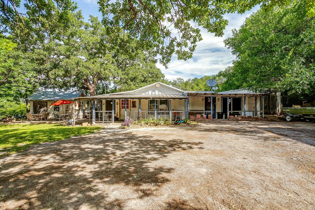 355 Armadillo Lane, Gordon, TX 76453