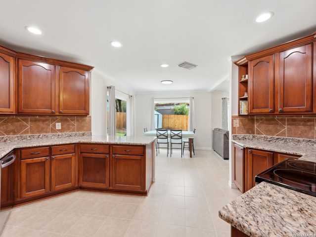 9911 MISTY PLAIN DR, San Antonio, TX 78245
