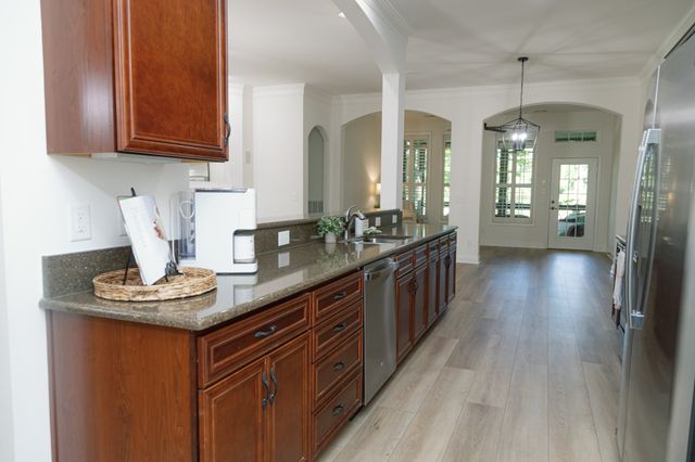 1013 Larkwood Dr, Hermitage, TN 37076