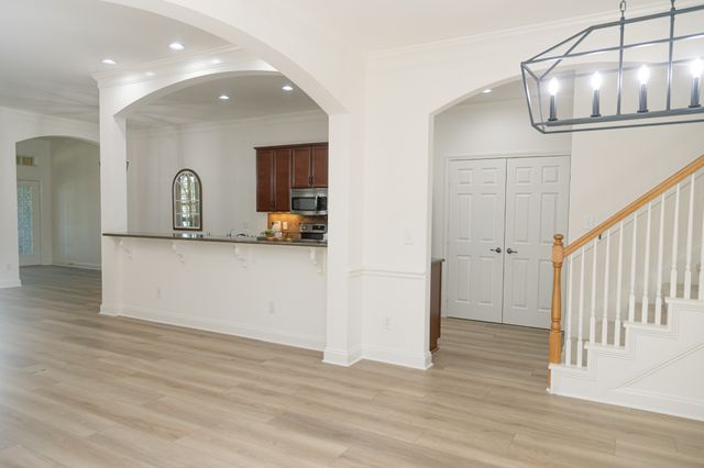 1013 Larkwood Dr, Hermitage, TN 37076