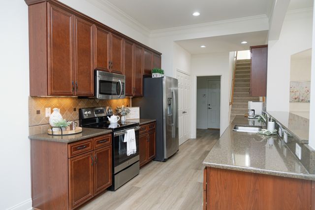 1013 Larkwood Dr, Hermitage, TN 37076