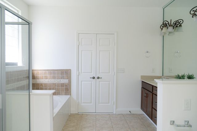 1013 Larkwood Dr, Hermitage, TN 37076