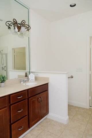 1013 Larkwood Dr, Hermitage, TN 37076