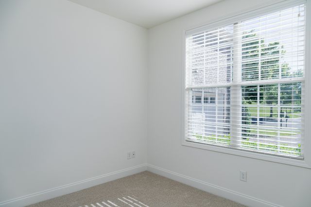 1013 Larkwood Dr, Hermitage, TN 37076