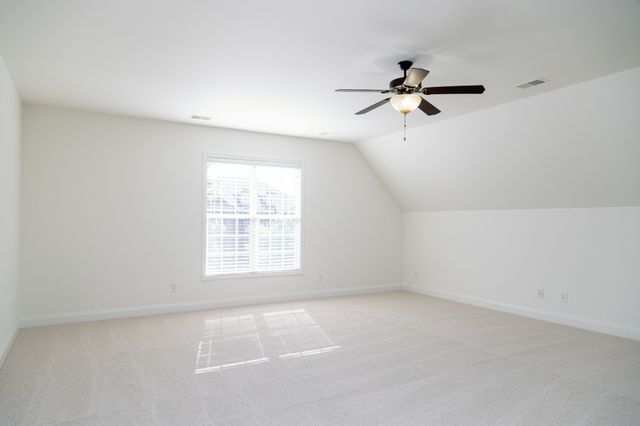 1013 Larkwood Dr, Hermitage, TN 37076