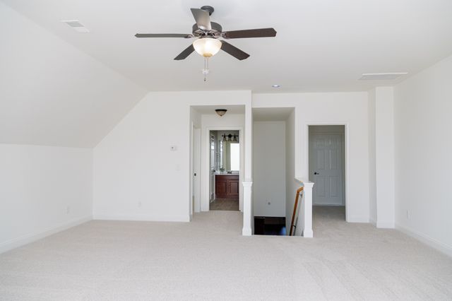 1013 Larkwood Dr, Hermitage, TN 37076
