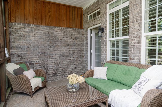 1013 Larkwood Dr, Hermitage, TN 37076