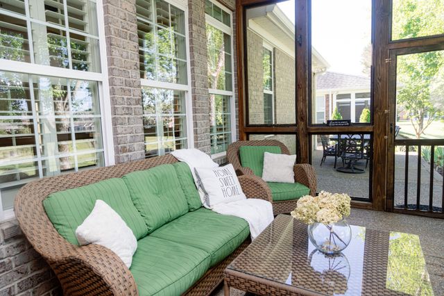 1013 Larkwood Dr, Hermitage, TN 37076