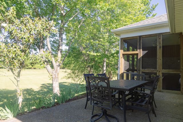 1013 Larkwood Dr, Hermitage, TN 37076
