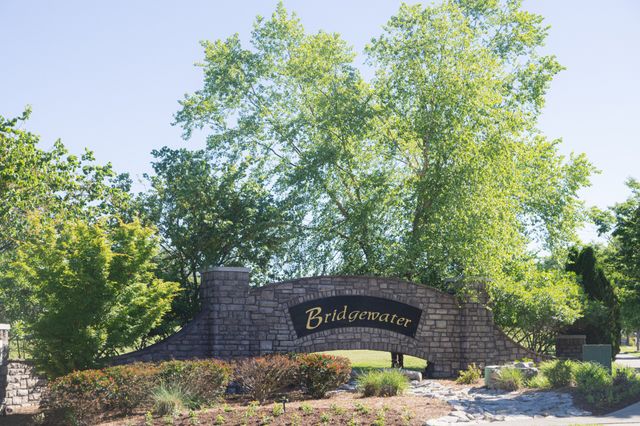 1013 Larkwood Dr, Hermitage, TN 37076
