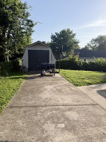 102 Shadydale Dr, Hendersonville, TN 37075